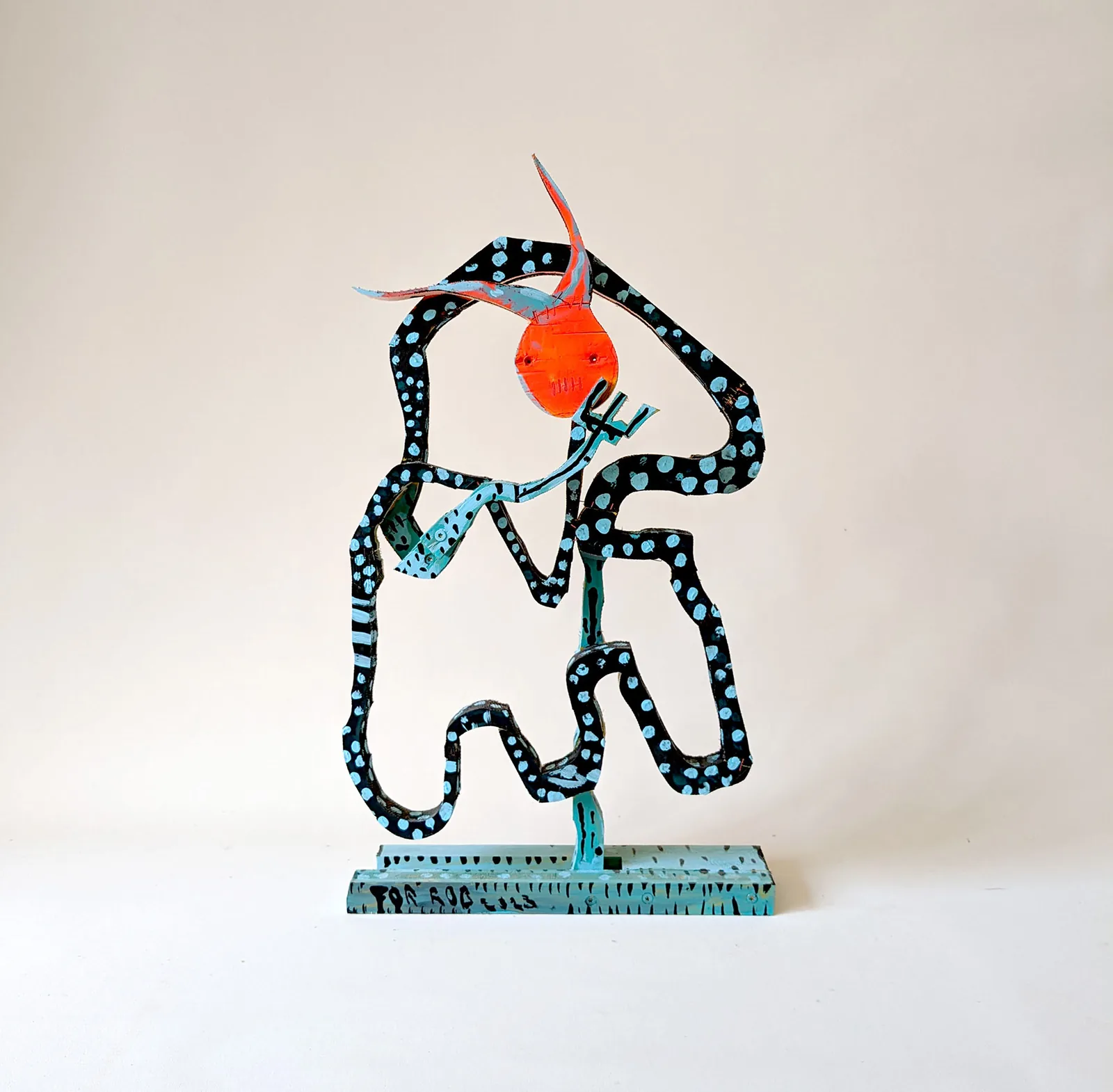 Form 04, painted wood sculpture, Ernst Koslitsch